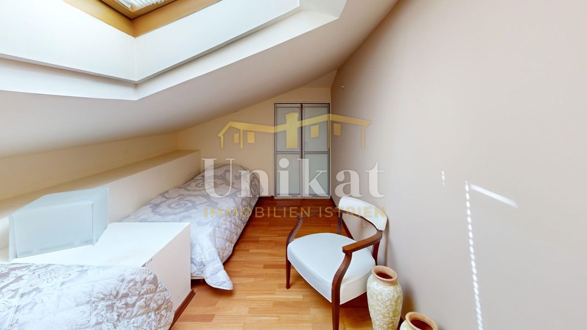 Dvostanovanjski stan z 4 spalnicami